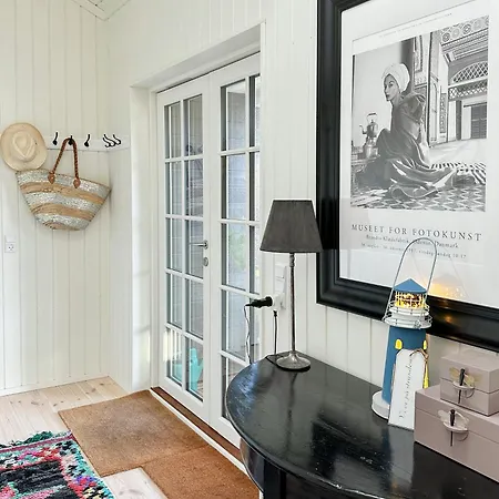 Stylish Summer House By Knudshoved Lighthouse ニュボー
