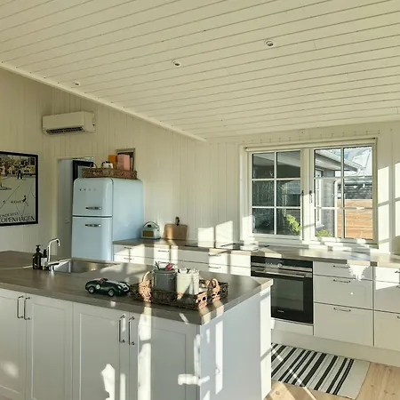Stylish Summer House By Knudshoved Lighthouse 度假居 尼堡