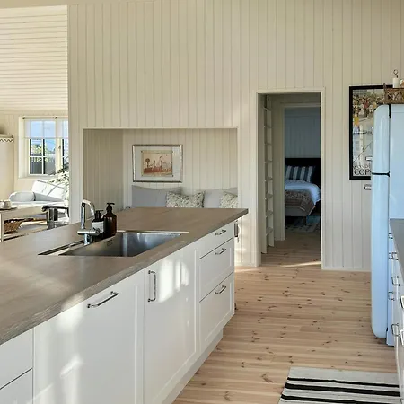 Stylish Summer House By Knudshoved Lighthouse ニュボー